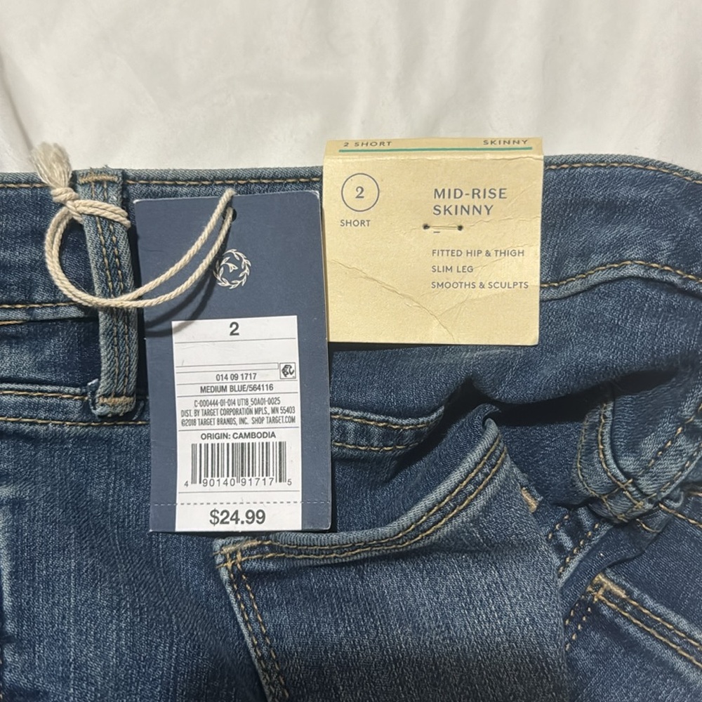Universal Thread Mid Rise Skinny Jeans - Picture 2 of 7